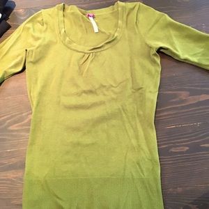 Mossy green color lightweight knit.